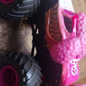 Monster Jam Color Change Monster Mutt Poodle Monster Truck 1:64 Spin Master (p10